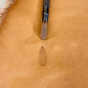 Штамп для тиснения по коже P370 Япония | Галерея фото | Pava.pro Штамп для тиснения по коже P370 Япония CRAFT-P370 - фото товара