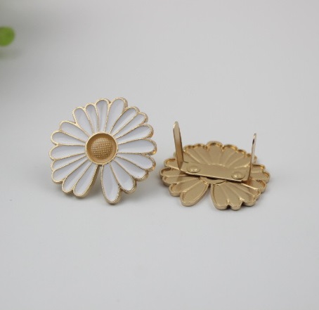 Зажим декоративный Ромашка | Галерея фото | Pava.pro Зажим декоративный Ромашка - фото товара
