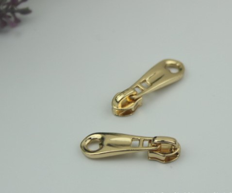 Бегунок для молнии №3 пуллер с сердечком фото 2 Бегунок для молнии №3 пуллер с сердечком фото 2