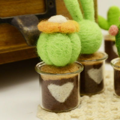 Набор для валяния Кактус с оранжевым цветочком | Галерея фото | Pava.pro Набор для валяния Кактус с оранжевым цветочком - фото товара