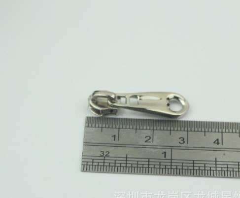 Бегунок для молнии №3 пуллер с сердечком фото 4 Бегунок для молнии №3 пуллер с сердечком фото 4