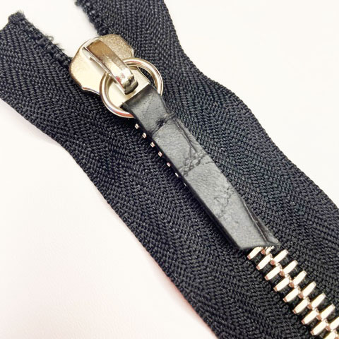 Молния металлическая №8 длина 16 см с кольцом YKK Япония | Галерея фото | Pava.pro фото 2 Молния металлическая №8 длина 16 см с кольцом YKK Япония MM8-16BYKK - фото товара фото 2