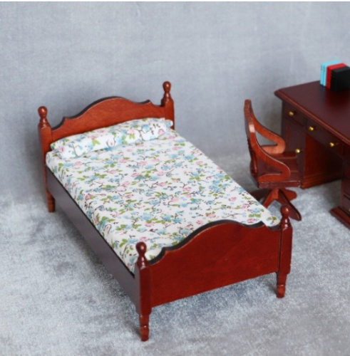 Кровать для кукол Орех/Белый Миниатюра 1:12 Кровать для кукол Орех/Белый Миниатюра 1:12