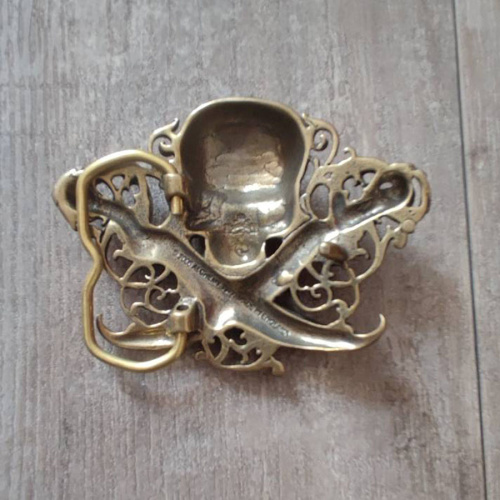 Пряжка для ремня декоративная, с шипом 40 мм Череп и сабли фото 5