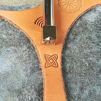 Штамп для тиснения Четырехлистник 10х10 мм  - купить для кожевенного хобби