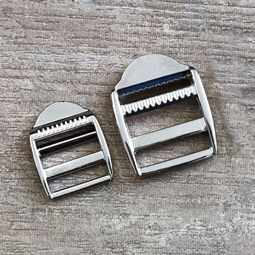 Пряжка-регулятор трехщелевая 20-25 мм арт. 2002