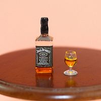 Миниатюра Бутылочка Виски для кукольного дома  - купить для кожевенного хобби