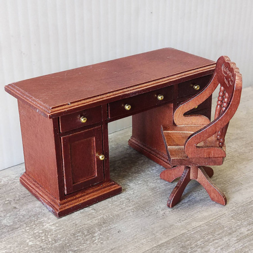 Стол для кукол рабочий со стулом Орех | Галерея фото | Pava.pro Стол для кукол рабочий со стулом Орех - фото товара