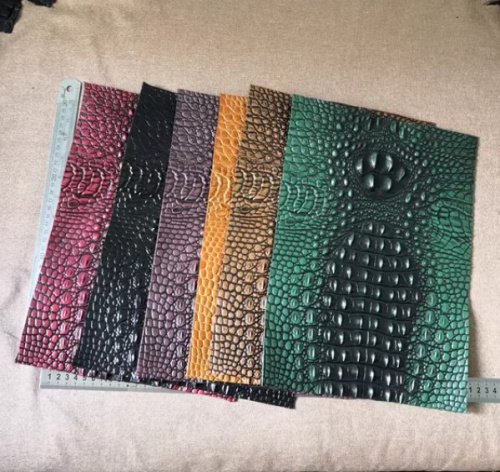 Кожа Крс в формате 35,5*25,5 см с тиснением под крокодила