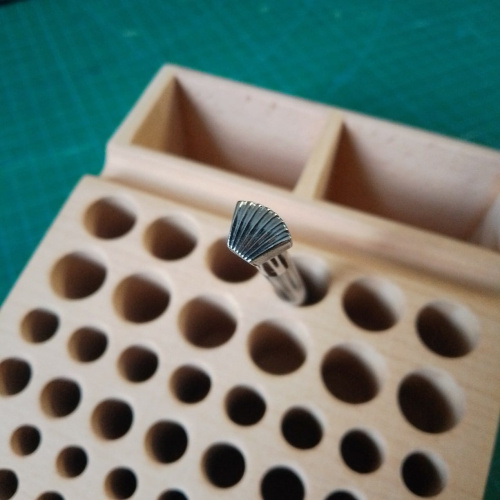 Штамп для тиснения по коже F918 Япония | Галерея фото | Pava.pro Штамп для тиснения по коже F918 Япония F918 - фото товара