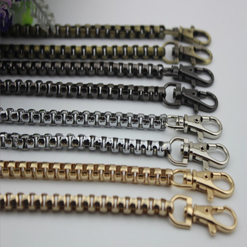 Цепь галантерейная с карабином 120 см Цепь галантерейная с карабином 120 см