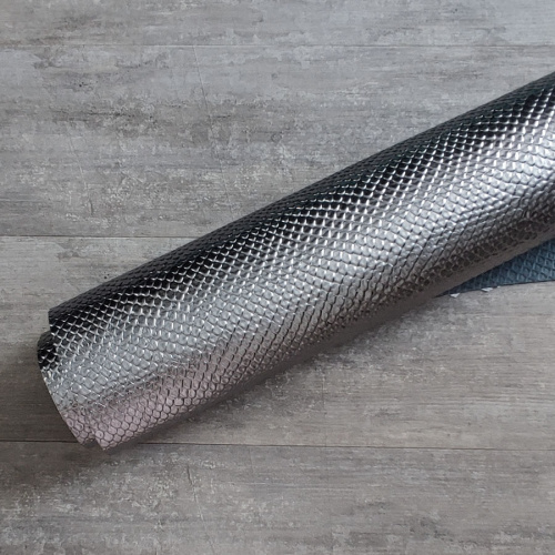 Кожа КРС 1,3-1,5 мм с покр. термопленкой Серебро Чешуя Кожа КРС 1,3-1,5 мм с покр. термопленкой Серебро Чешуя