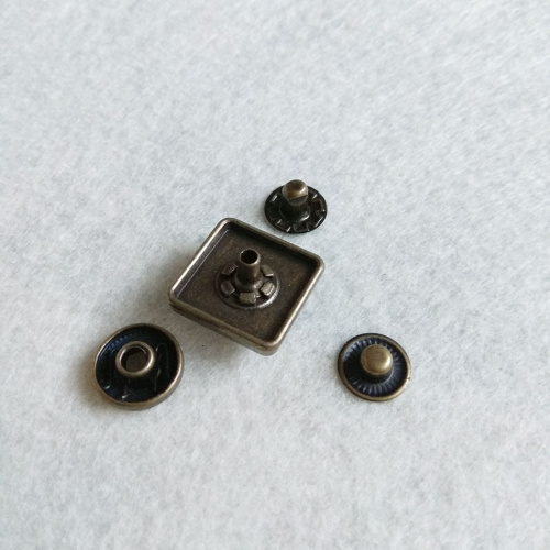 Кнопки пробивные фигурные Узоры Квадрат 17 мм фото 4