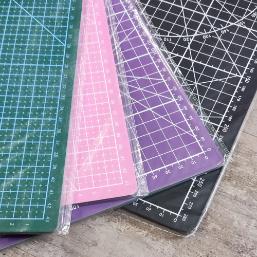 Мат А3 двусторонний для резки 30*45 см, цветной, толщ. 3 мм фото 6 Мат А3 двусторонний для резки 30*45 см, цветной, толщ. 3 мм фото 6