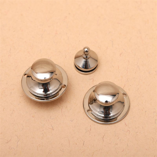 Кнопка-застежка с фиксатором яхтенная латунь с покрытием под серебро | Галерея фото | Pava.pro фото 5 Кнопка-застежка с фиксатором яхтенная латунь с покрытием под серебро FBB-S021 - фото товара фото 5