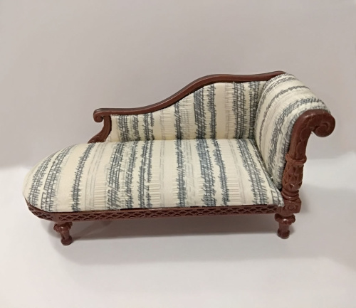 Миниатюра для кукол Козетка с валиком Орех | Галерея фото | Pava.pro Миниатюра для кукол Козетка с валиком Орех - фото товара