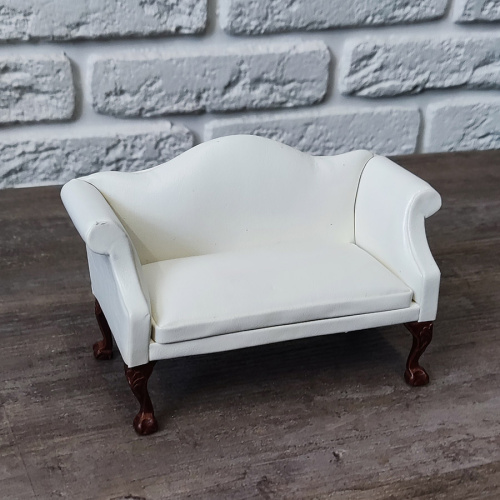 Диван для кукол Классика белый Миниатюра 1:12 | Галерея фото | Pava.pro Диван для кукол Классика белый Миниатюра 1:12 - фото товара