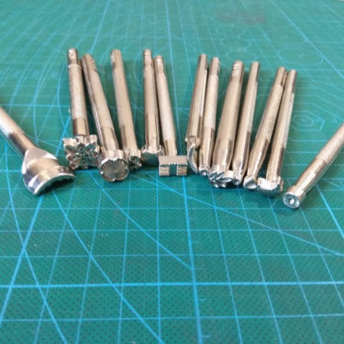 Штампы для тиснения по коже из набора поштучно фото 2