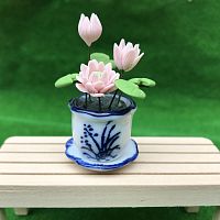 Цветы в керамическом горшке с узором для кукольного дома Миниатюра 1:12  - купить для кожевенного хобби