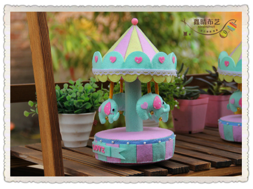 Вырубка из фетра Карусель со слониками | Галерея фото | Pava.pro Вырубка из фетра Карусель со слониками - фото товара