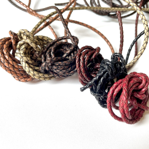 Шнур кожаный круглого сечения 3 мм плетеный Ретро Шнур кожаный круглого сечения 3 мм плетеный Ретро