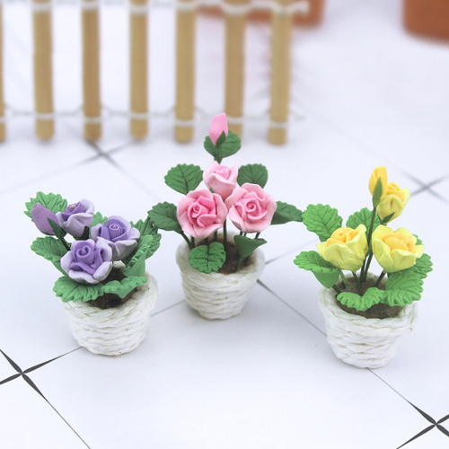 Цветы в белом горшке для кукольного дома Цветы в белом горшке для кукольного дома