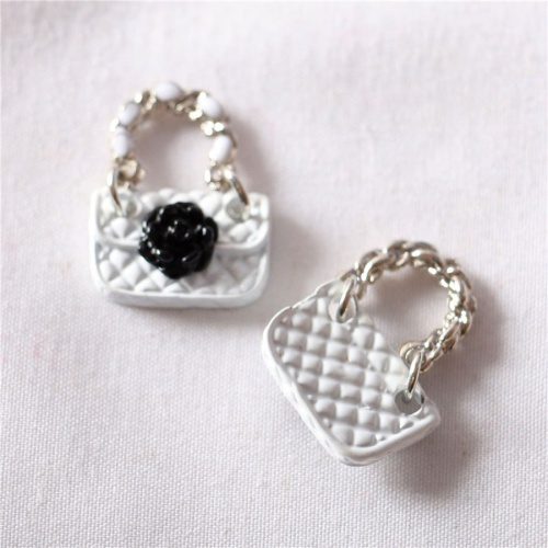 СУМОЧКА ДЛЯ КУКЛЫ С ЦВЕТКОМ МИНИАТЮРА 1:12 фото 2