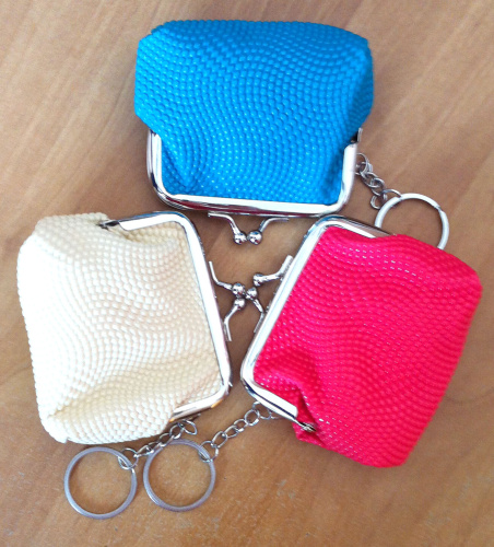 Сумочки для куклы с фермуаром фактурные фото 4