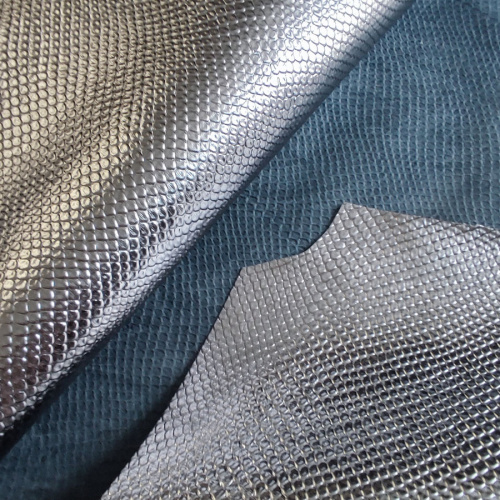 Кожа КРС 1,3-1,5 мм с покр. термопленкой Серебро Чешуя фото 3