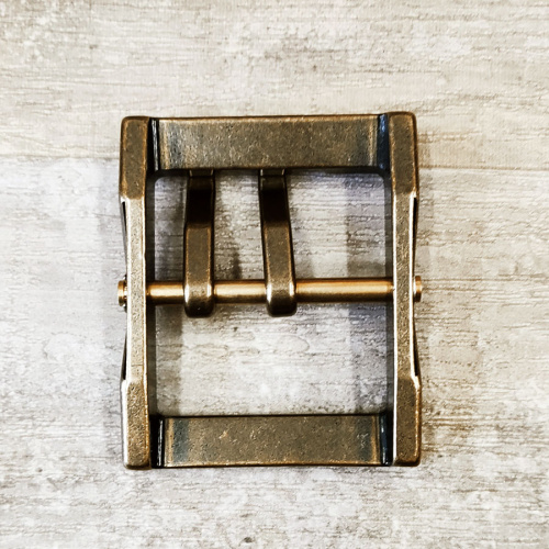 Пряжка 45 мм латунная с перекладиной два язычка Антик L091E | Галерея фото | Pava.pro фото 2 Пряжка 45 мм латунная с перекладиной два язычка Антик L091E PR 45 L091E - фото товара фото 2