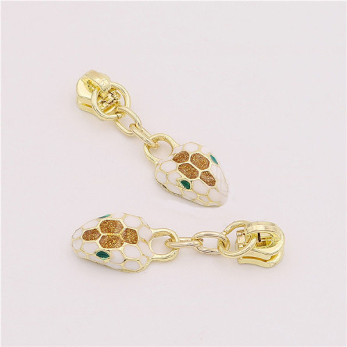 Бегунок для молнии №5 с пуллером в виде головы змеи фото 5