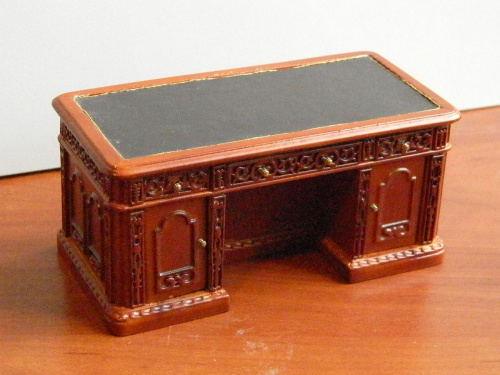 Миниатюра для кукол Стол офисный с креслом  SO-001 - фото товара фото 3