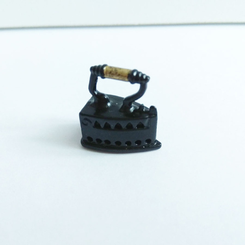 Утюг ретро для кукольного домика | Галерея фото | Pava.pro Утюг ретро для кукольного домика - фото товара