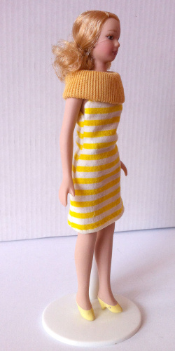 Кукла Девушка в полосатом платье Миниатюра 1:12 | Галерея фото | Pava.pro фото 2 Кукла Девушка в полосатом платье Миниатюра 1:12 DH DK-15 - фото товара фото 2