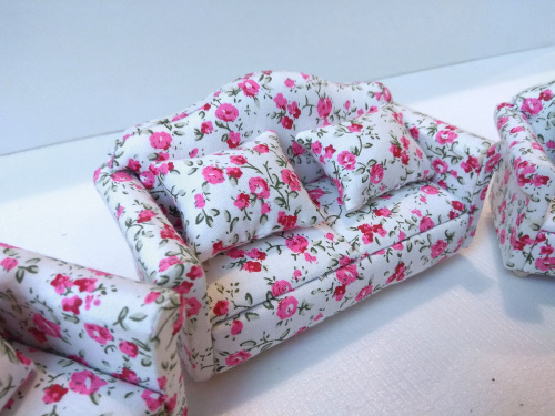 Мягкая мебель для кукол Обивка розовые цветочки  SH L-D14 - фото товара фото 3
