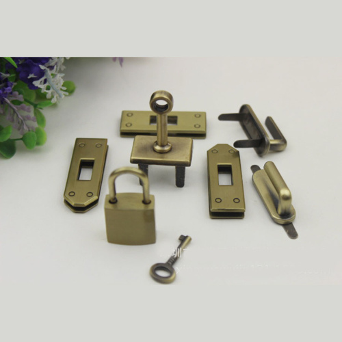 Уценка! Комплект фурнитуры c замочком для сумок фото 5