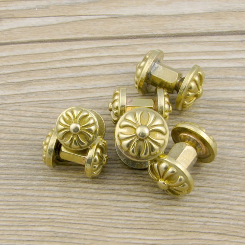 Винт декоративный двусторонний латунь Винт декоративный двусторонний латунь