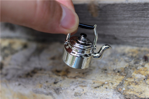 Чайник металлический для кукольной кухни Миниатюра 1:12 | Галерея фото | Pava.pro Чайник металлический для кукольной кухни Миниатюра 1:12 - фото товара