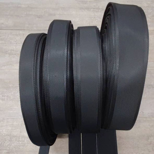 Лента ременная стропа 20-50 мм Черная пэ, с окантовкой фото 2