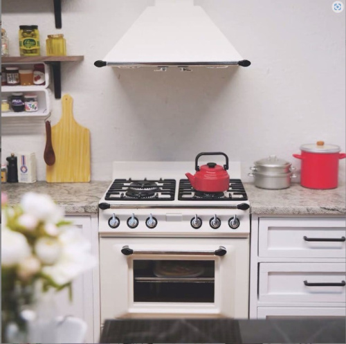 Чайник классический для кукольной кухни Миниатюра 1:12 фото 2