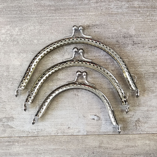 Фермуар пришивной серебро полукруглый 6,5-15,5 см Фермуар пришивной серебро полукруглый 6,5-15,5 см