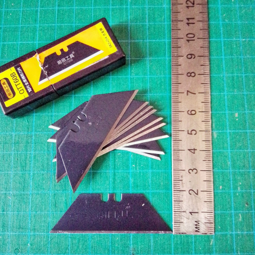 Нож для кожи профессиональный со сменным лезвием Nattools фото 3