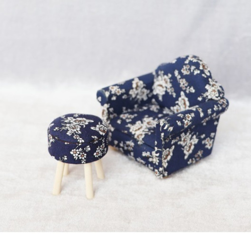 Пуф для кукол Разные расцветки Миниатюра 1:12 фото 2