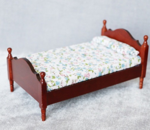 Кровать для кукол Орех/Белый Миниатюра 1:12 фото 2
