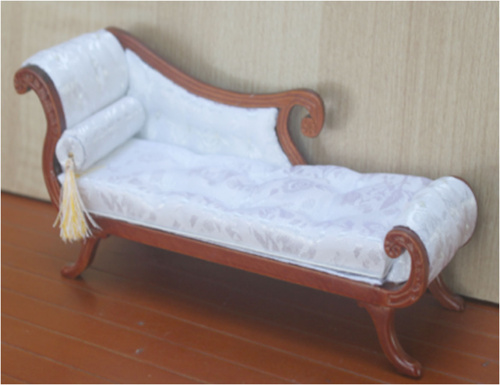 Миниатюра для кукол Козетка белая с валиком Орех | Галерея фото | Pava.pro Миниатюра для кукол Козетка белая с валиком Орех - фото товара