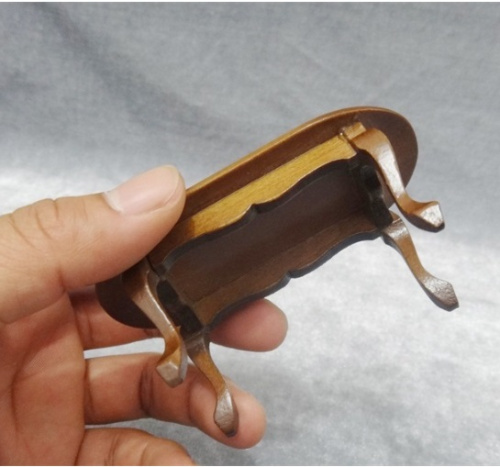 Столик для кукол овальный Орех/Махагон Миниатюра 1:12 фото 3 Столик для кукол овальный Орех/Махагон Миниатюра 1:12 фото 3