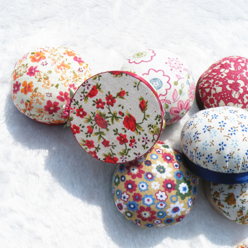 Игольница на деревянной подставке | Галерея фото | Pava.pro Игольница на деревянной подставке - фото товара