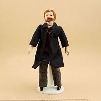 Кукла Мужчина в черном пальто Миниатюра 1:12  - купить для кожевенного хобби
