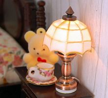 Настольная лампа Тиффани с батарейкой для кукол  - купить для кожевенного хобби