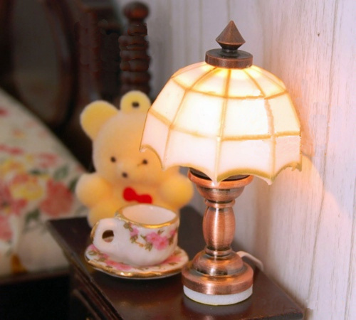 Настольная лампа Тиффани для кукол на проводе | Галерея фото | Pava.pro Настольная лампа Тиффани для кукол на проводе - фото товара